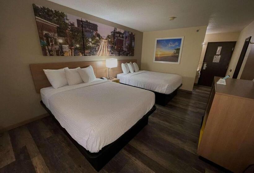 Номер Стандарт, Days Inn & Suites By Wyndham Kaukauna Wi