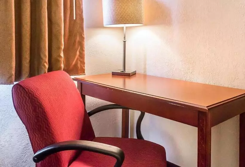 スタンダードルーム, Economy Inn & Suites