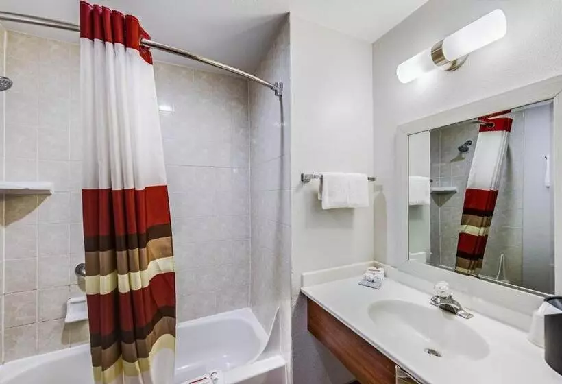 اتاق سوپریور با تخت بزرگ, Ramada By Wyndham Medford Airport North