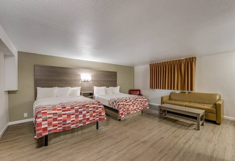 クイーンサイズベッドのスイートルーム, Ramada By Wyndham Medford Airport North