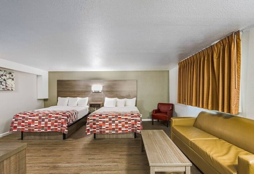 クイーンサイズベッドのスイートルーム, Ramada By Wyndham Medford Airport North