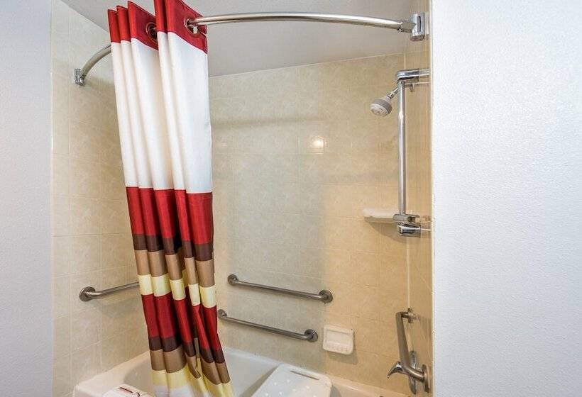 Номер Deluxe Адаптированный для Инвалидов, Ramada By Wyndham Medford Airport North