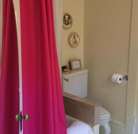 غرفة قياسية, Secret Garden Inn & Cottages