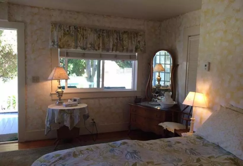 スーペリアールーム, Secret Garden Inn & Cottages