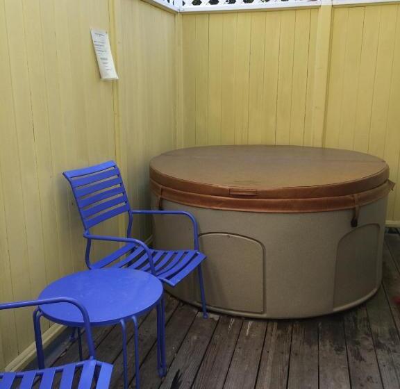 غرفة قياسية مطلّة علي الحديقة, Secret Garden Inn & Cottages