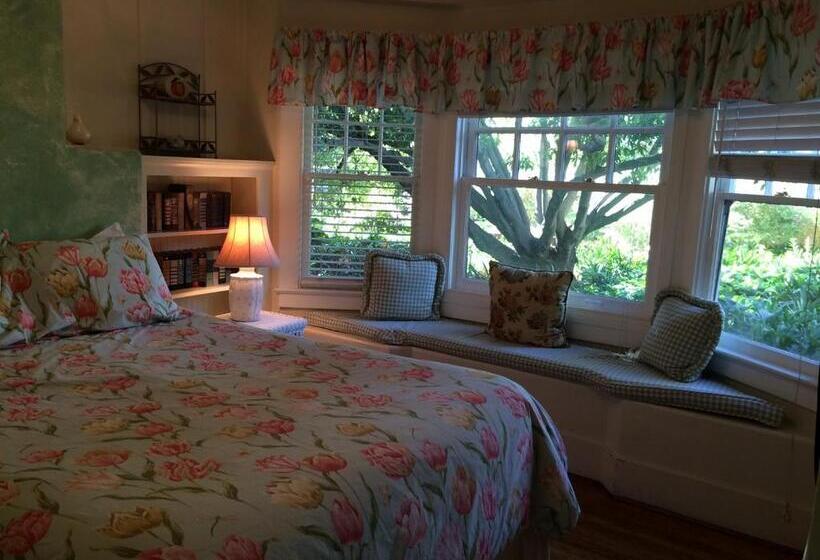 غرفة قياسية مطلّة علي الحديقة, Secret Garden Inn & Cottages