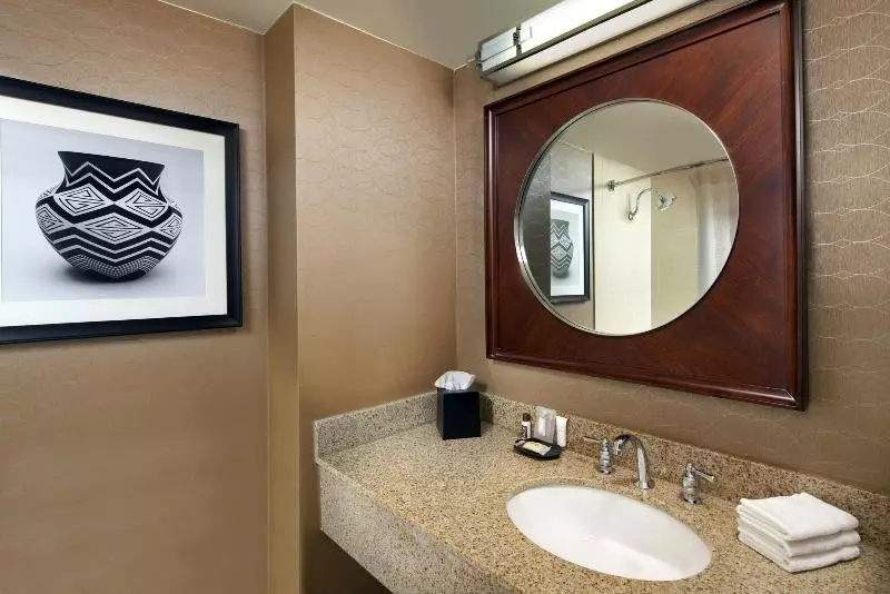 キングサイズベッドのスイートルーム, Sheraton Hotel Denver Tech Center