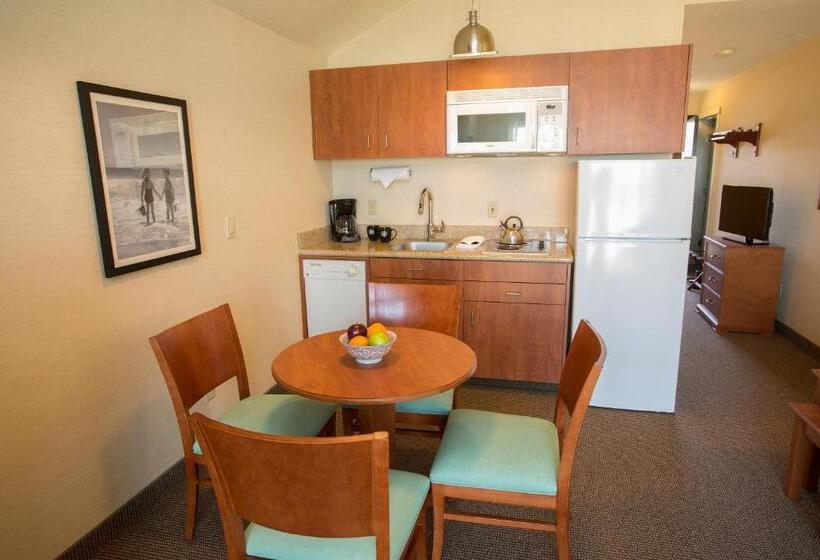 جناح عائلي, Schooner S Cove Inn