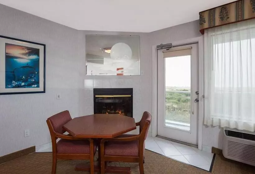 キングサイズベッドのスタンダードルーム, Shilo Inn Suites Ocean Shores