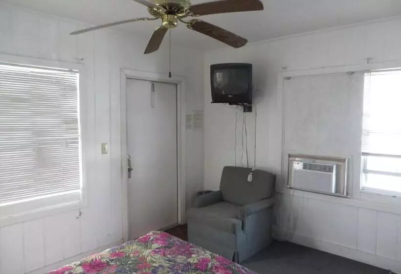 デラックスルーム, Royal Palms Motel