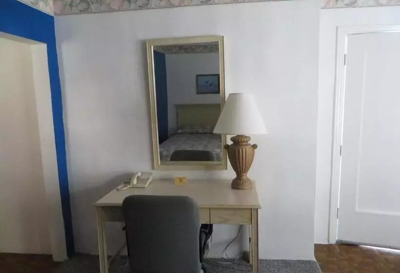 スーペリアールーム, Royal Palms Motel