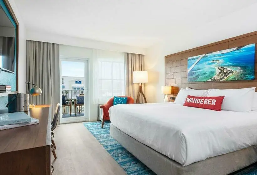 身障者適用キングサイズベッドルーム, Compass Hotel By Margaritaville Anna Maria Sound