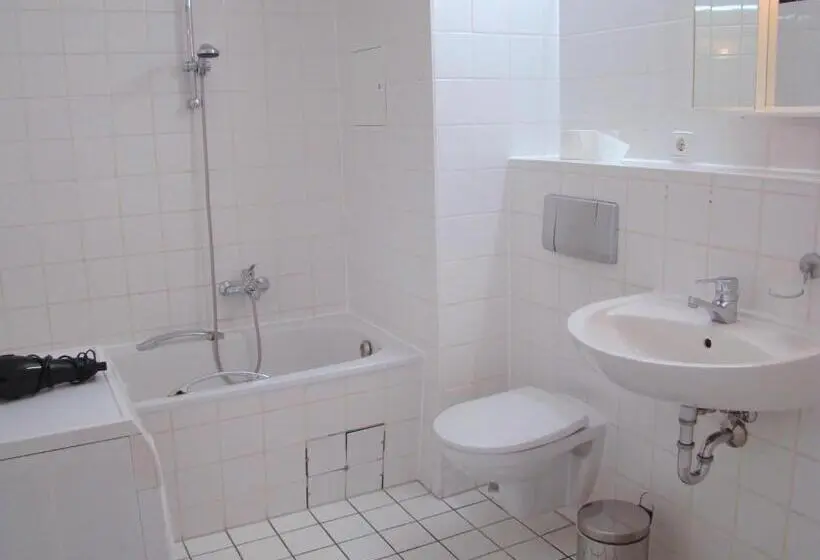 اتاق استاندارد چهارنفره با سرویس بهداشتی مشترک, Bnb Potsdamer Platz Rooms & Apartments