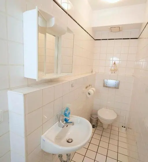 اتاق استاندارد سه تخته با چشمانداز باغ, Bnb Potsdamer Platz Rooms & Apartments