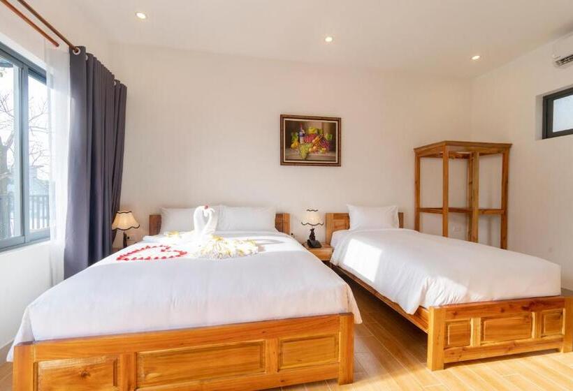 اتاق لوکس سه تخته, Aurora House