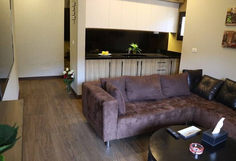 سوییت خانوادگی, Planet Suites