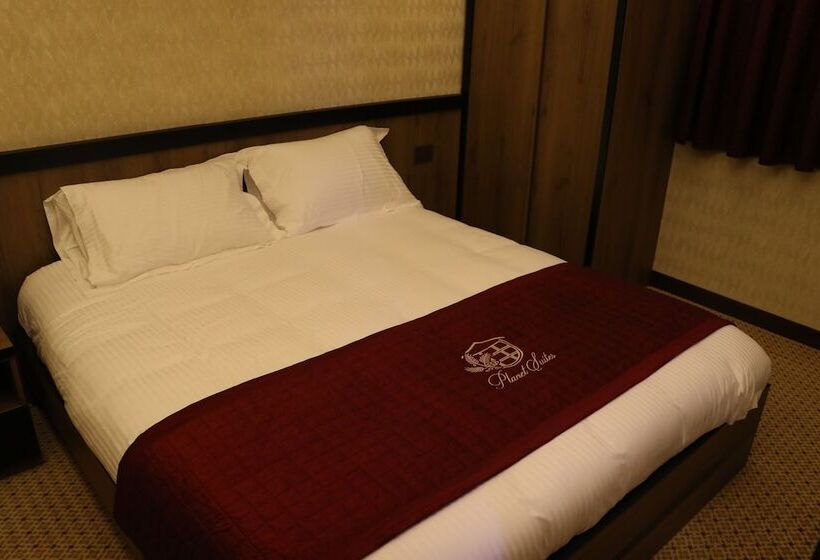 سوییت خانوادگی, Planet Suites