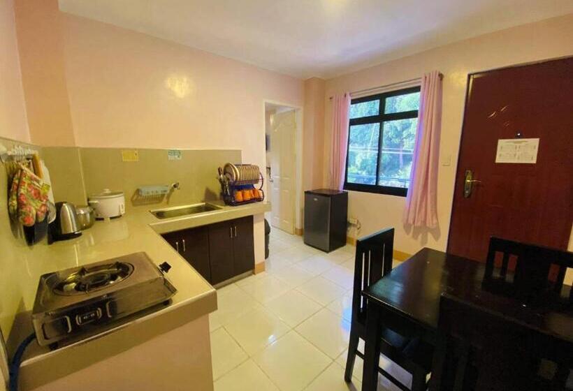 סוויטה אקזקיוטיב, Sukhavati Inn