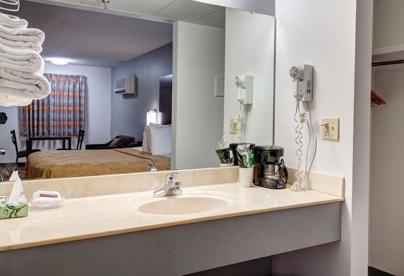 ダブルベッドスタンダードルーム, Howard Johnson By Wyndham Branson Theatre District