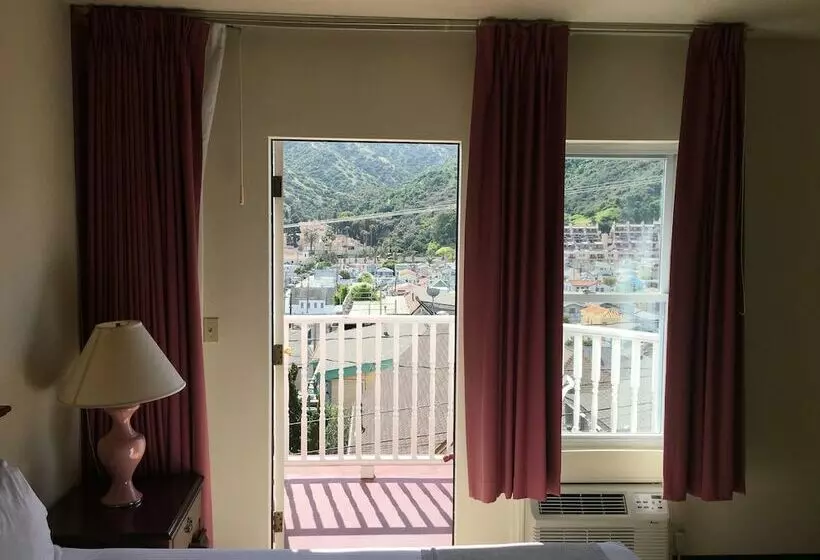 Standard Room Double Bed Side Sea View, St. Lauren