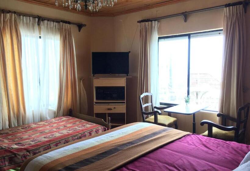 オーシャンビューのデラックストリプルルーム, Hostal La Casa Barco