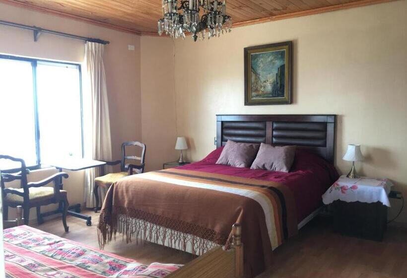 オーシャンビューのデラックストリプルルーム, Hostal La Casa Barco