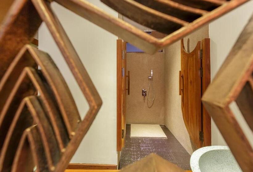 جناح ديلوكس, Golden Temple Boutique