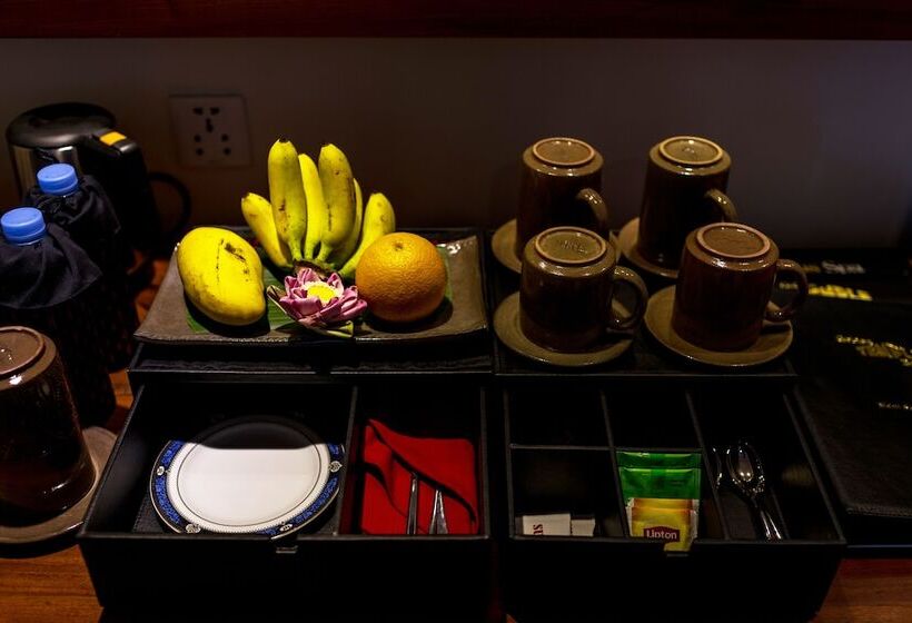 プレミアムスイート, Golden Temple Boutique