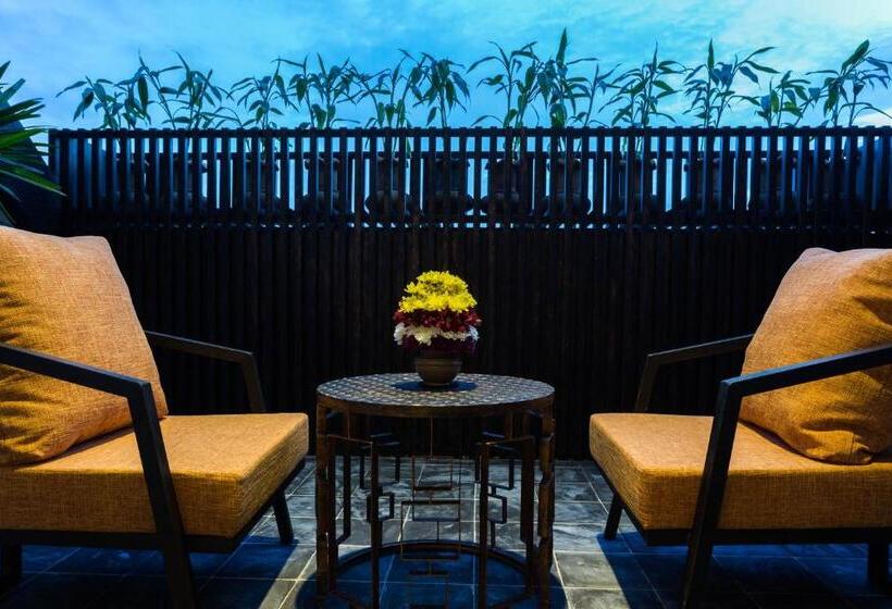 プレミアムスイート, Golden Temple Boutique