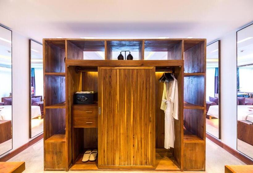 جناح بريميوم, Golden Temple Boutique