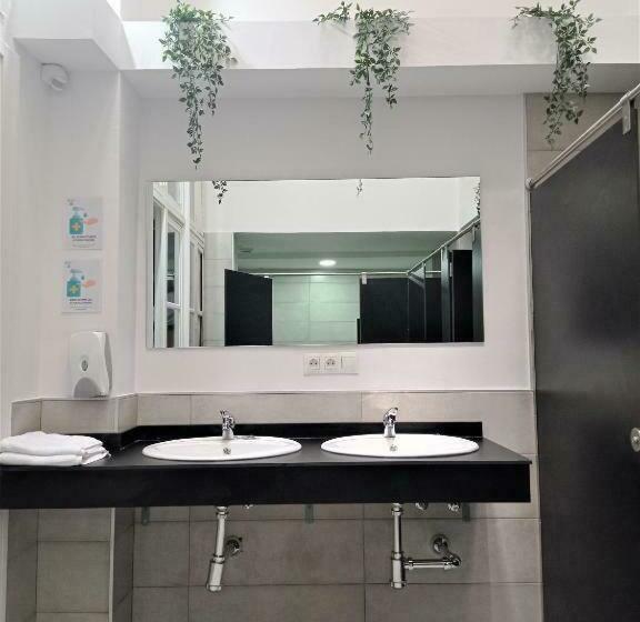 Cama em Quarto Compartilhado, Planeta Cadiz Hostel