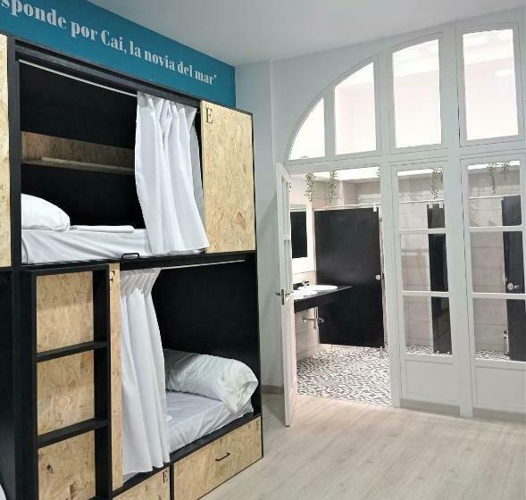 Cama em Quarto Compartilhado, Planeta Cadiz Hostel