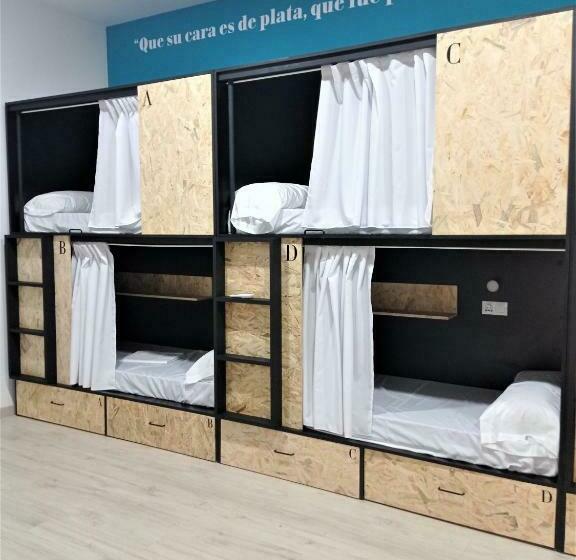 Cama em Quarto Compartilhado, Planeta Cadiz Hostel