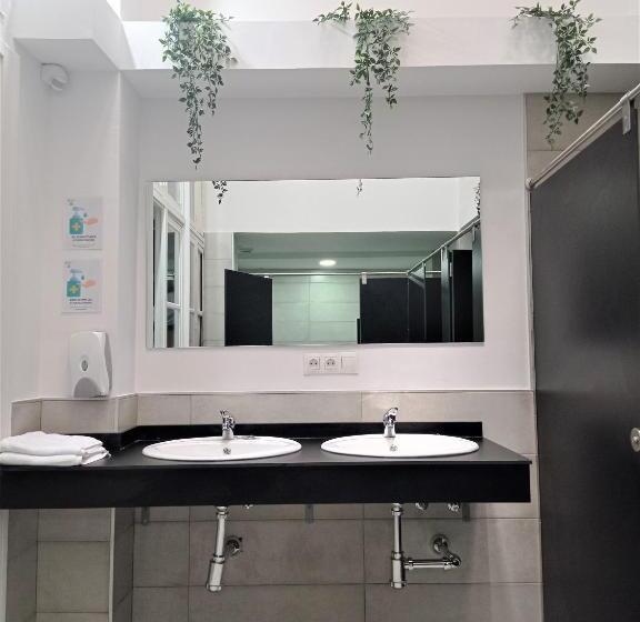 Cama em Quarto Compartilhado, Planeta Cadiz Hostel