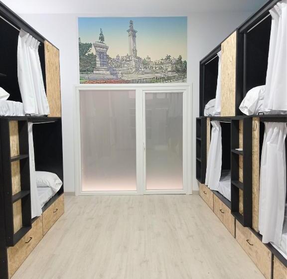 Cama em Quarto Compartilhado, Planeta Cadiz Hostel
