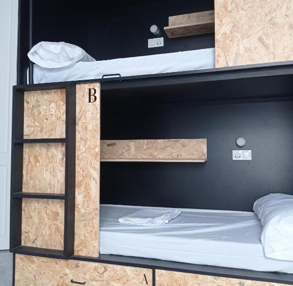 اتاق لوکس خانوادگی, Planeta Cadiz Hostel