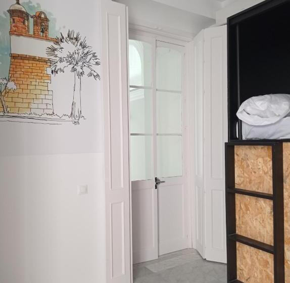 Quarto Familiar Deluxe, Planeta Cadiz Hostel