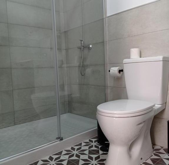 اتاق اکونومی, Planeta Cadiz Hostel