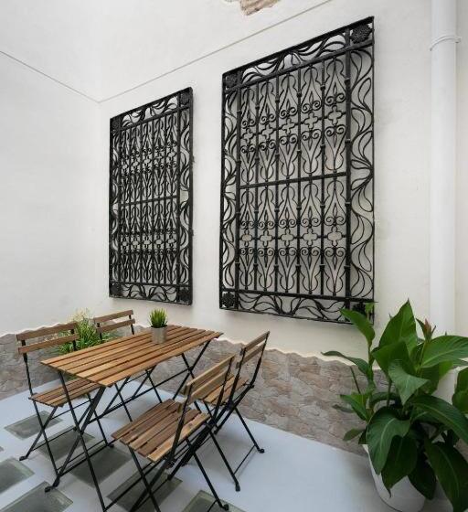 Quarto Familiar, Planeta Cadiz Hostel