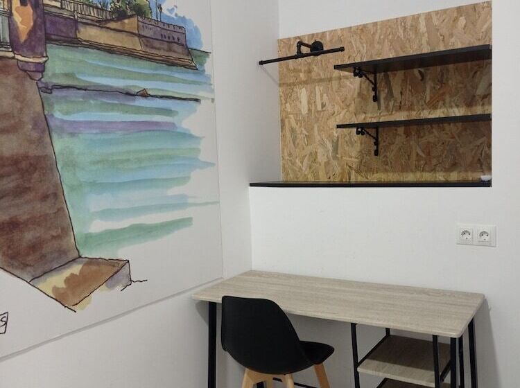 Quarto Economy, Planeta Cadiz Hostel