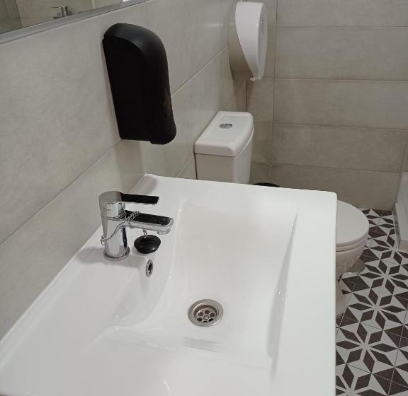 اتاق لوکس با بالکن, Planeta Cadiz Hostel