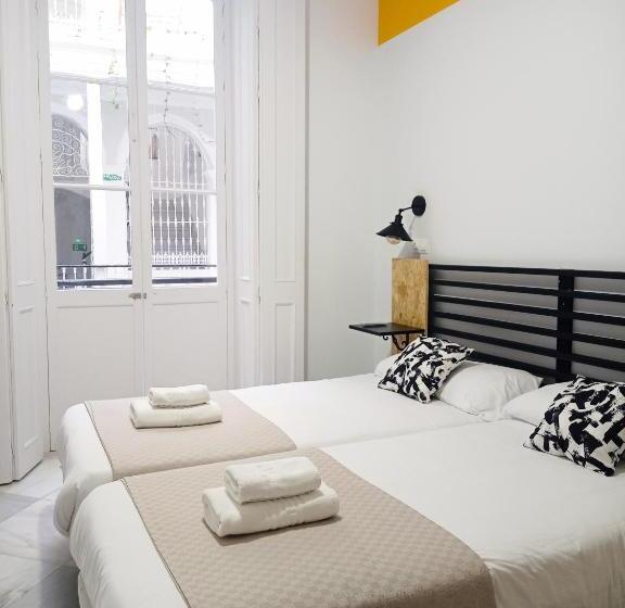 اتاق اکونومی, Planeta Cadiz Hostel