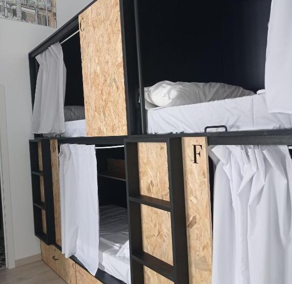 Cama em Quarto Compartilhado, Planeta Cadiz Hostel