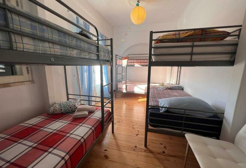 Кровать в Общей Комнате, Caparica Surf Villa