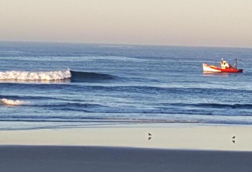 Кровать в Общей Комнате, Caparica Surf Villa