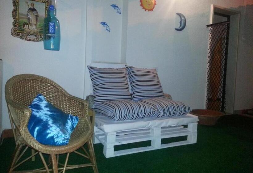 تختخواب در اتاق مشترک, Caparica Surf Villa