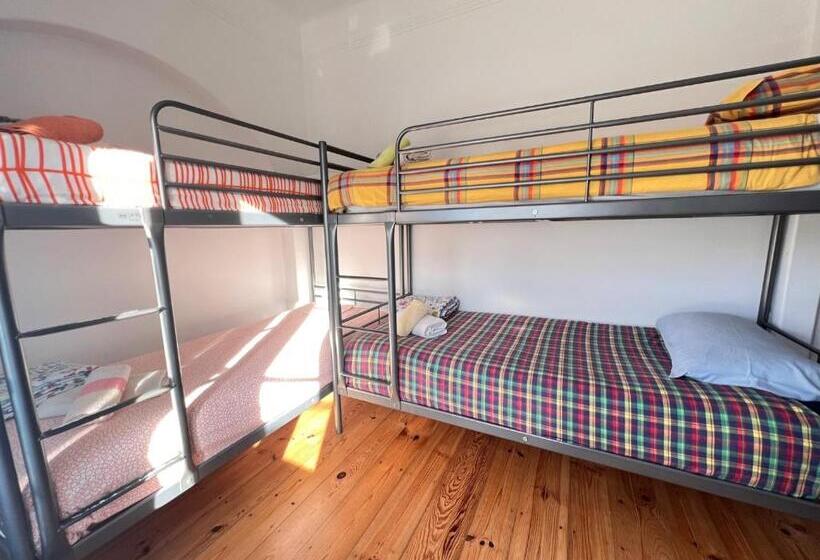 Кровать в Общей Комнате, Caparica Surf Villa