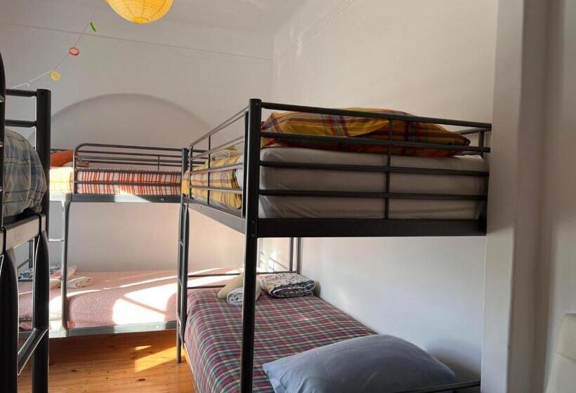 Четырехместный Номер Стандарт, Caparica Surf Villa