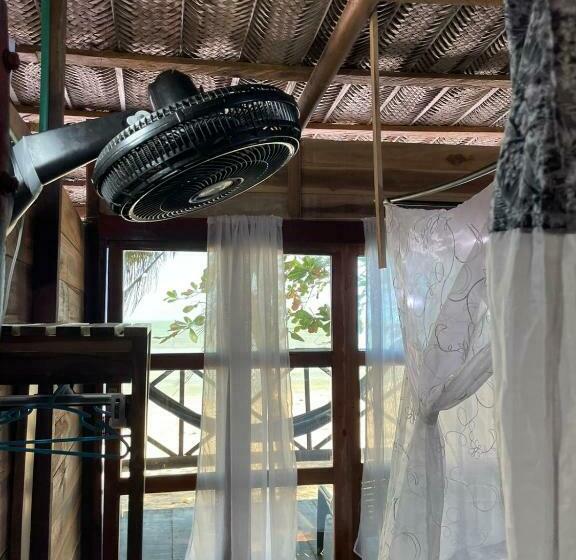 Tengerre Néző Deluxe Szoba Erkéllyel, Hostal Estrellas Del Tayrona Playa Mendihuaca