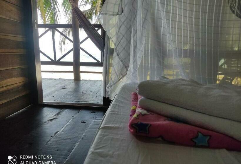 Номер Deluxe Вид на Море с Балконом, Hostal Estrellas Del Tayrona Playa Mendihuaca
